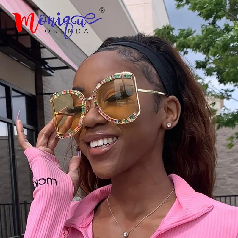 

2021 Bling Sunglasses Women Oversized Diamond Designer Sun Glasses Ladies Luxury Glasses Shades for Women Wholesale Bulk Oculos, Show on the photo