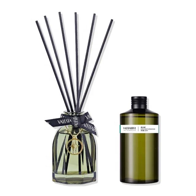 

Hot Sale Luxury home Decorative 150ML glass bottle air fresher home fragrance Reed Diffuser with oil refills gift set