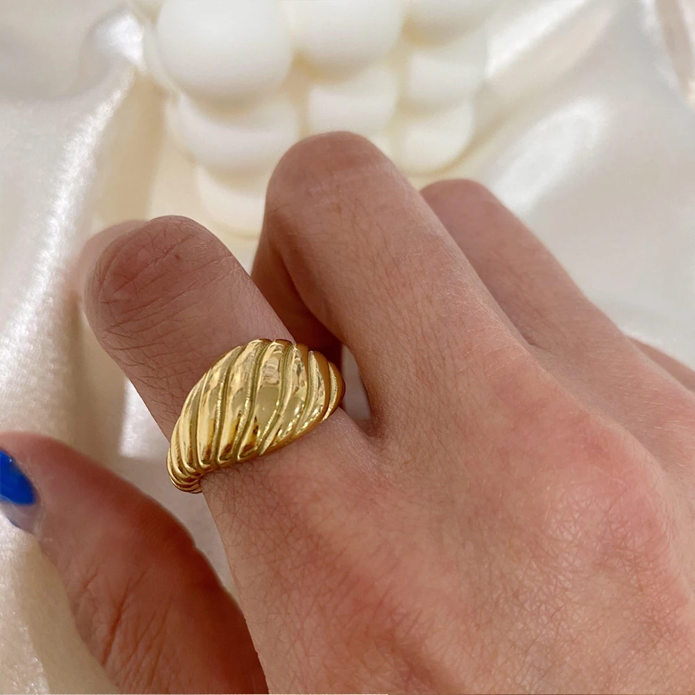 EManco Croissant Ring 18K Gold Plated Stainless Steel Statement Ring Twisted Rope Signet Chunky Ring Engraved Stripes Jewelry