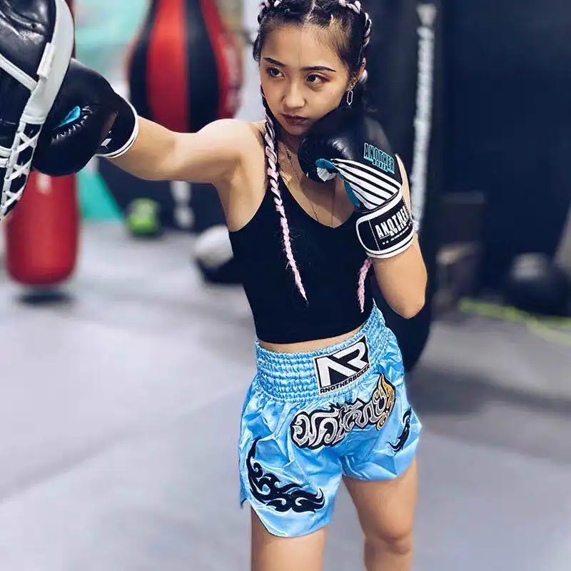 

Martial arts wear applique embroidery fighting fitness trunks unisex men muay thai boxing shorts for women