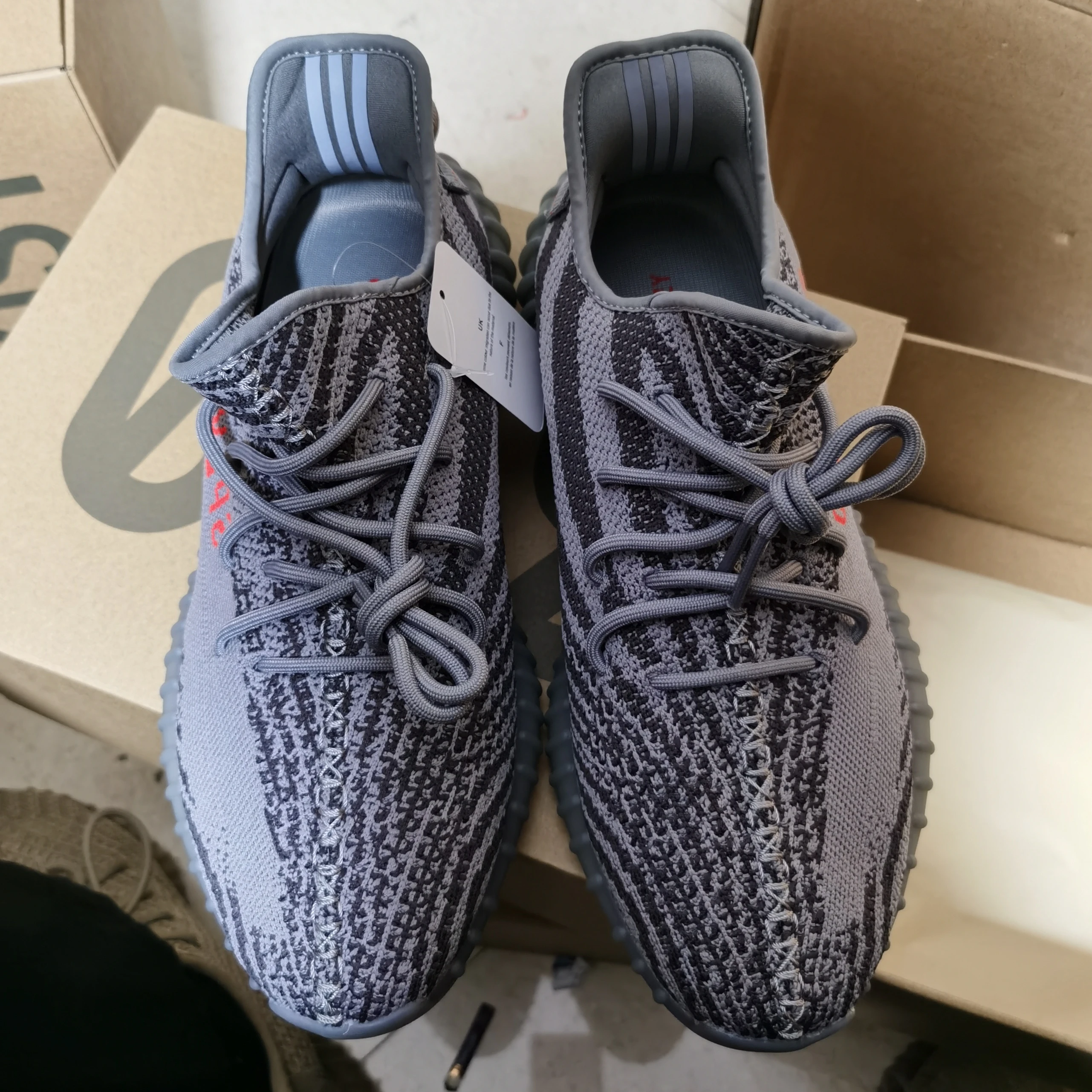 

1:1 original quality brand logo custom zebra yeezy boots 350 v2 beluga 2.0 grey men women casual sneakers yeeze shoes, 12 colors