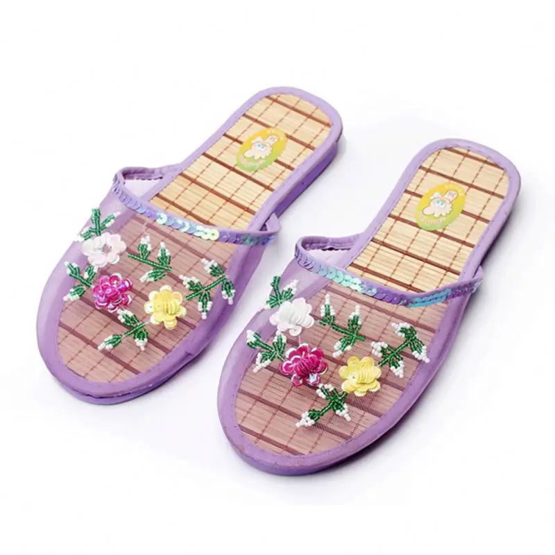 

Factory Sale Summer Indoor Breathable Flower Embroider Chinese Mesh Slippers