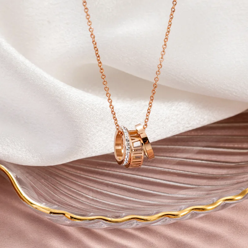 

Creative New Three-ring Roman Letter Ladies Clavicle Chain Rose Gold Necklace