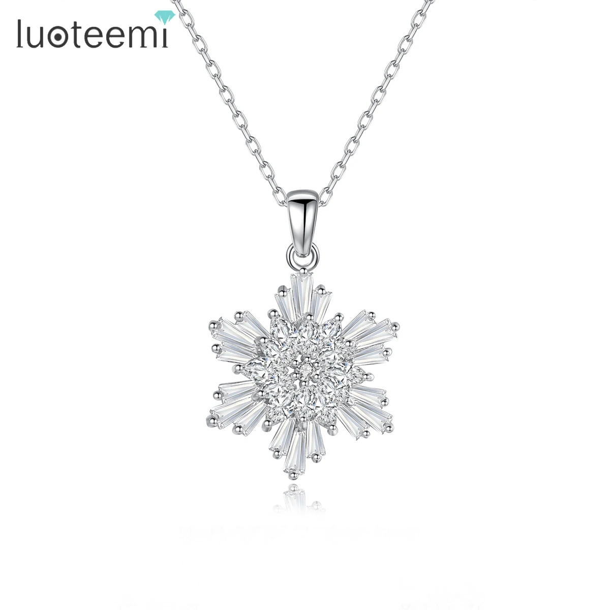 LUOTEEMI Jewelry Necklace Custom Choker Necklace Plated Cubic Zirconia Flower Clavicle Pendant Crystal Flower Necklace
