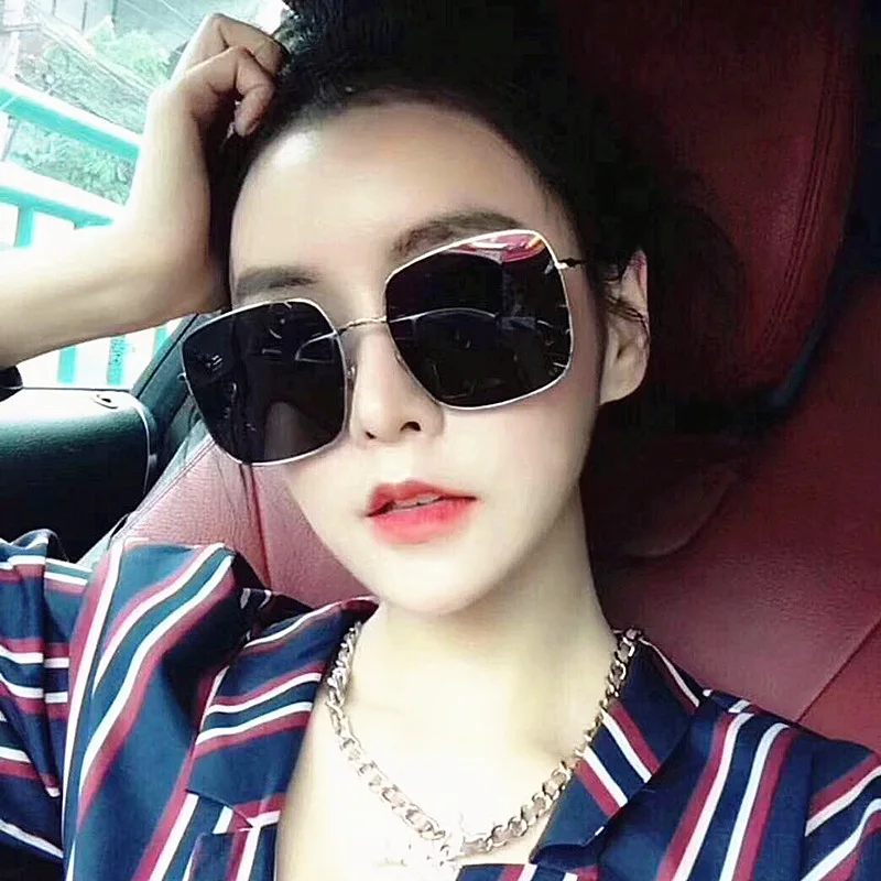 

2021 new men's and women's Square RETRO SUNGLASSES metal trend fashion sunglasses