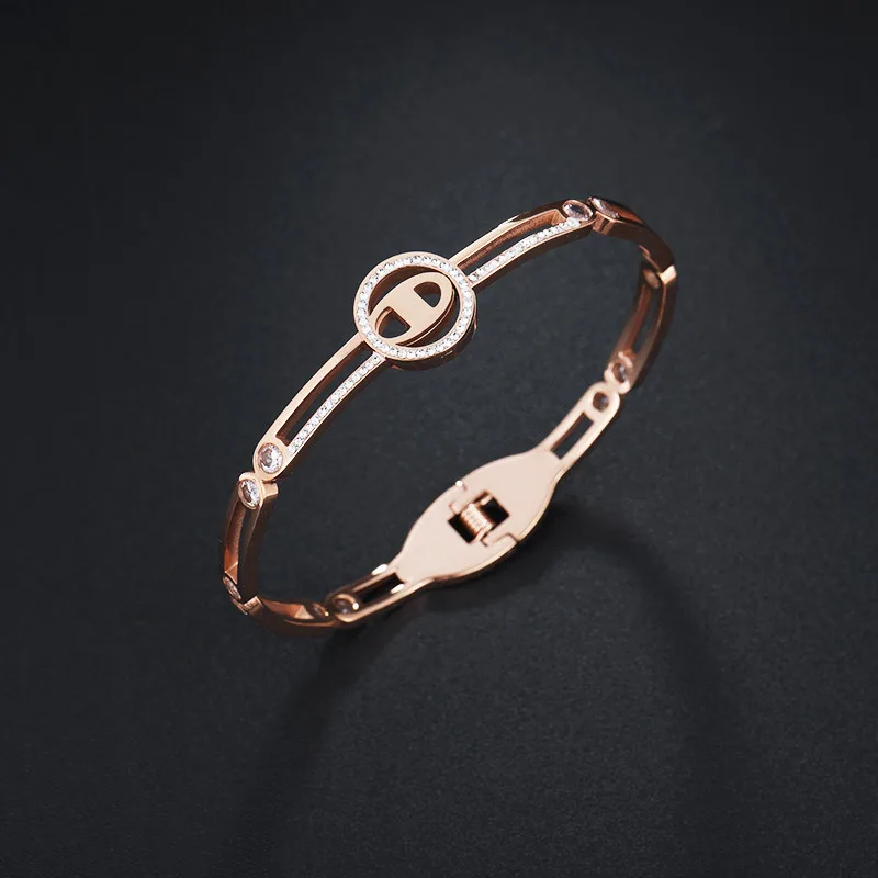 

Wholesale rose gold titanium steel bracelet female creative hollowed-out circle diamond geometry bracelet bangle (SK813), As picture