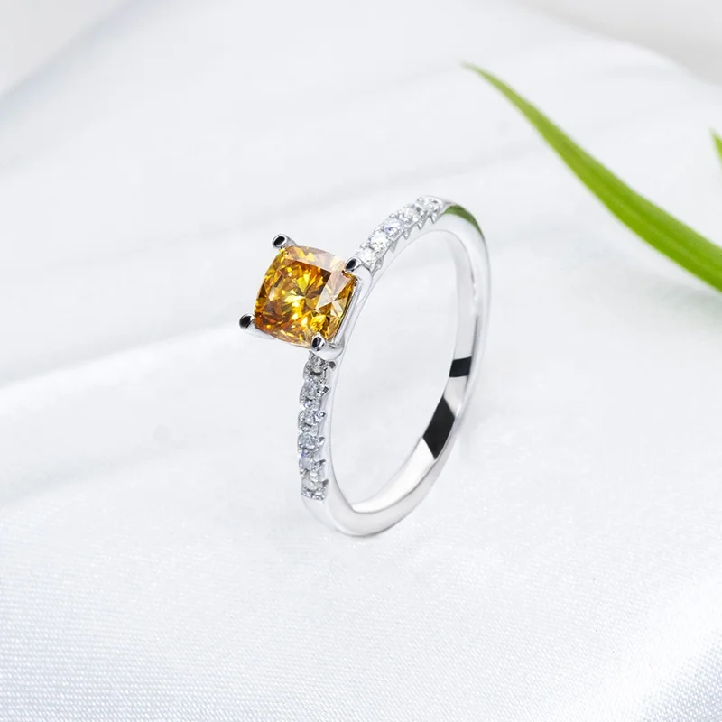 

Top selling created diamond moissanite engagement ring 1ct 14K/18K gold moissanite ring cushion cut moissanite wedding ring, White gold