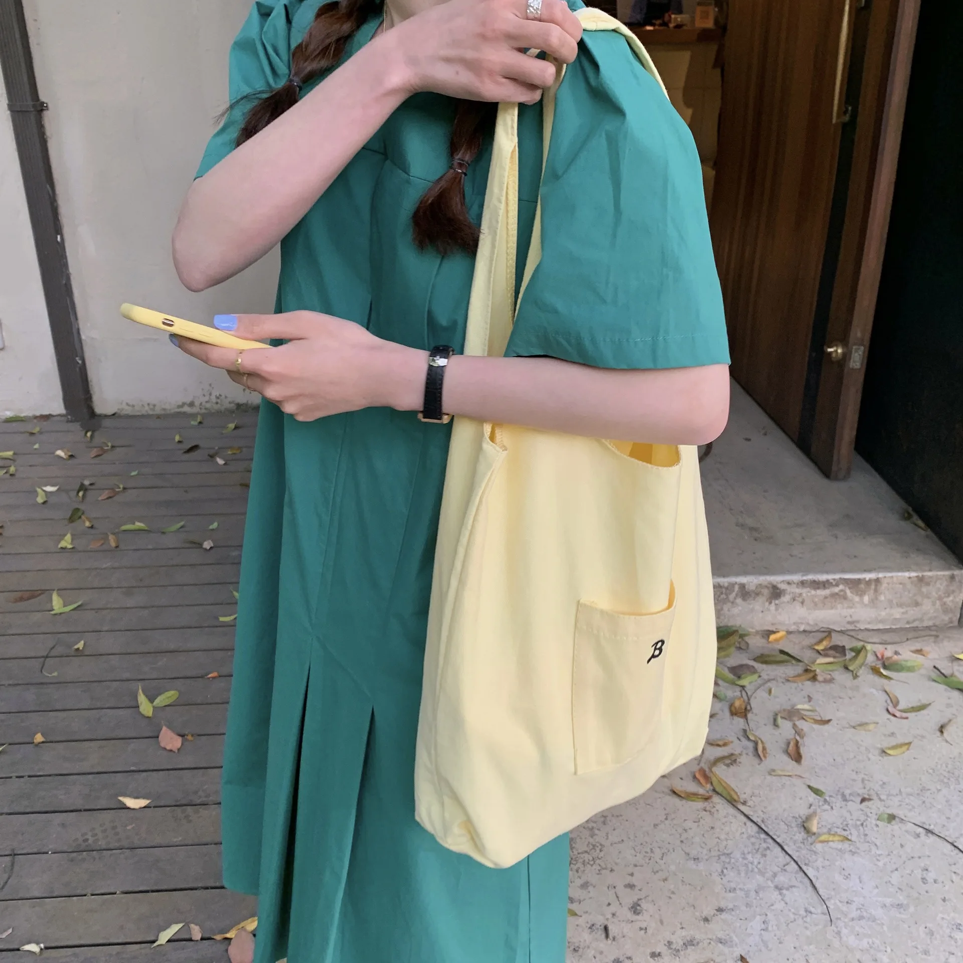 

Korean style Large Capacity Shopping Bag Milk Yellow Letter Printing Canvas Bag Girls Single Shoulder handbag Wholesale