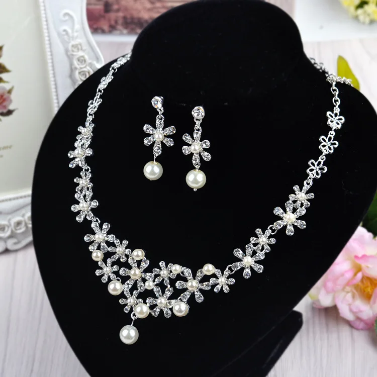 

Best Price Superior Quality Two piece Earring Necklace Set Luxury Jewelry Setdesigner Designer brand, Silver