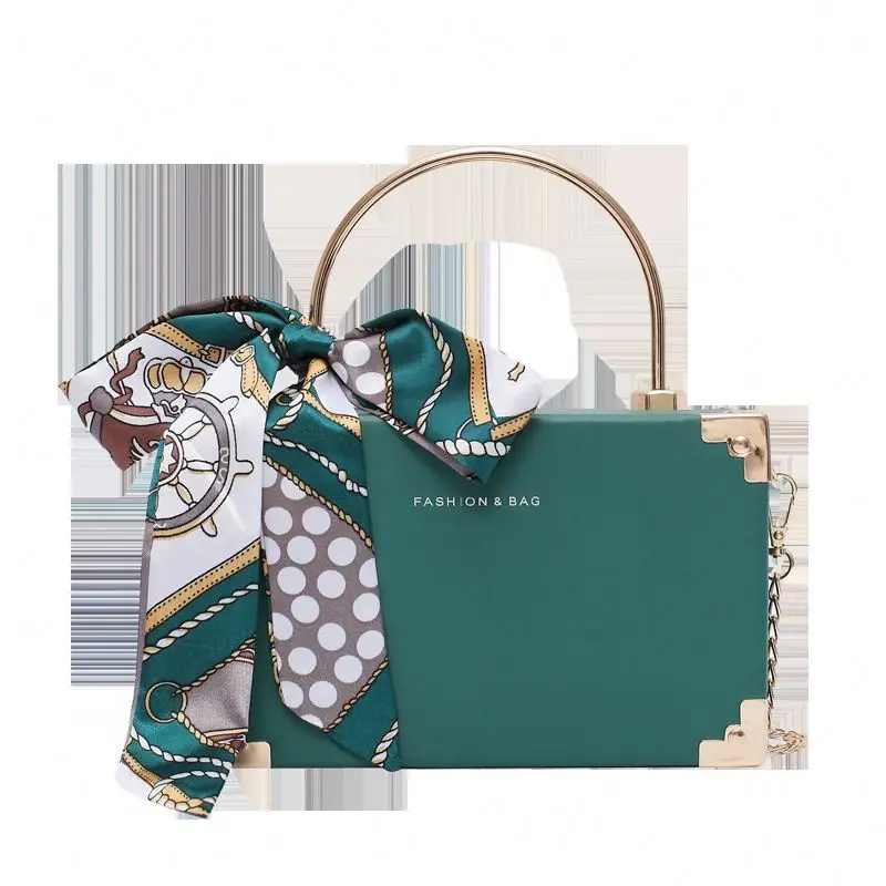 

2021 popular messenger chain bag fashion wild trend winter new women simple corssbody shoulder handbag with scarf