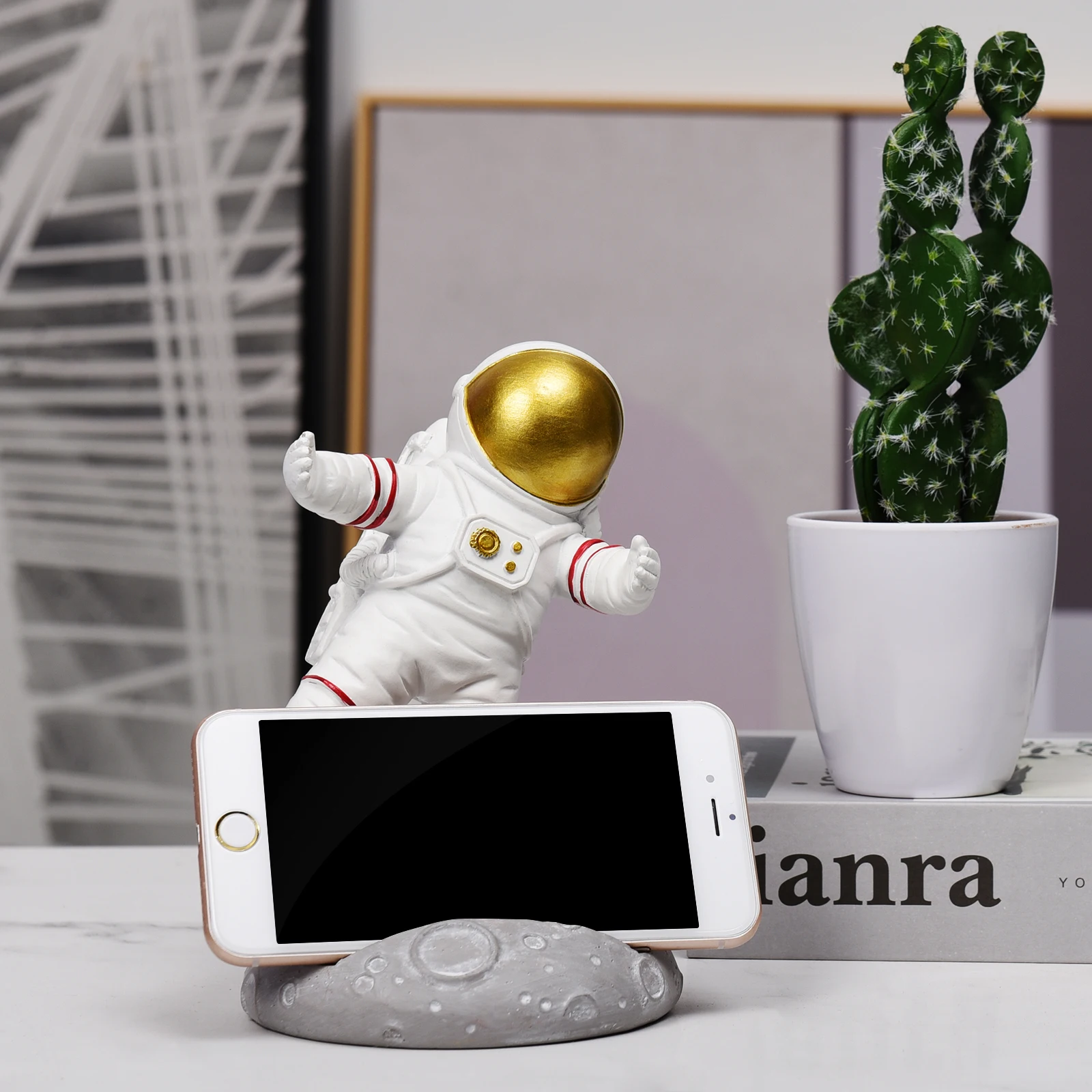 

High Quality Home Crafts Resin 3d Astronaut Office Desk Modern Phone Holder Stand