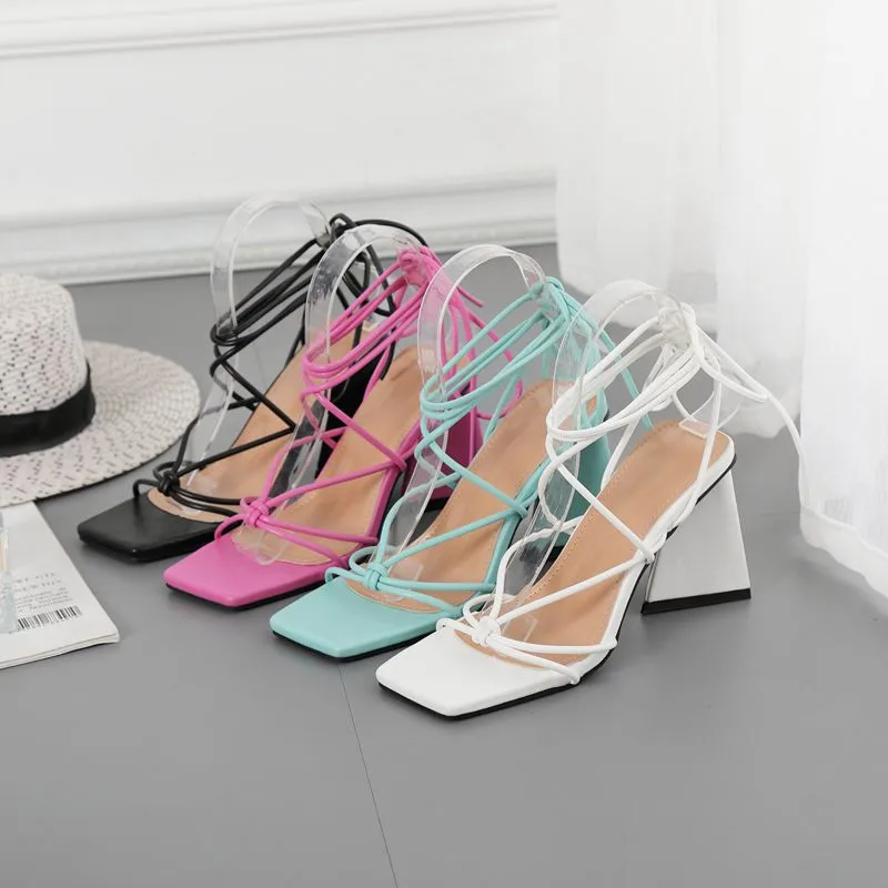 

2022 Spring and summer new square toe triangle heel strap thick high-heeled sandals, Picture