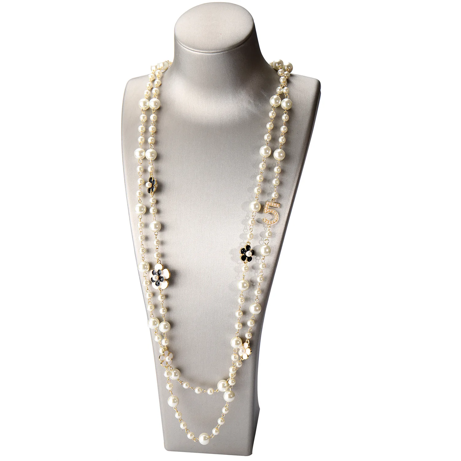 

Korea fashion small sweet wind Three Camellia pearl female temperament multilayer grew up all sorts of little pearl necklace