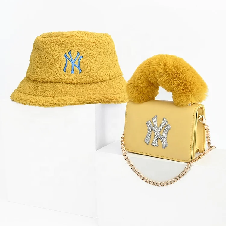 

2021 New fashion famous branded designer winter soft fur handbags matching ny fur bucket hats new york purses and hat set, 7 color options