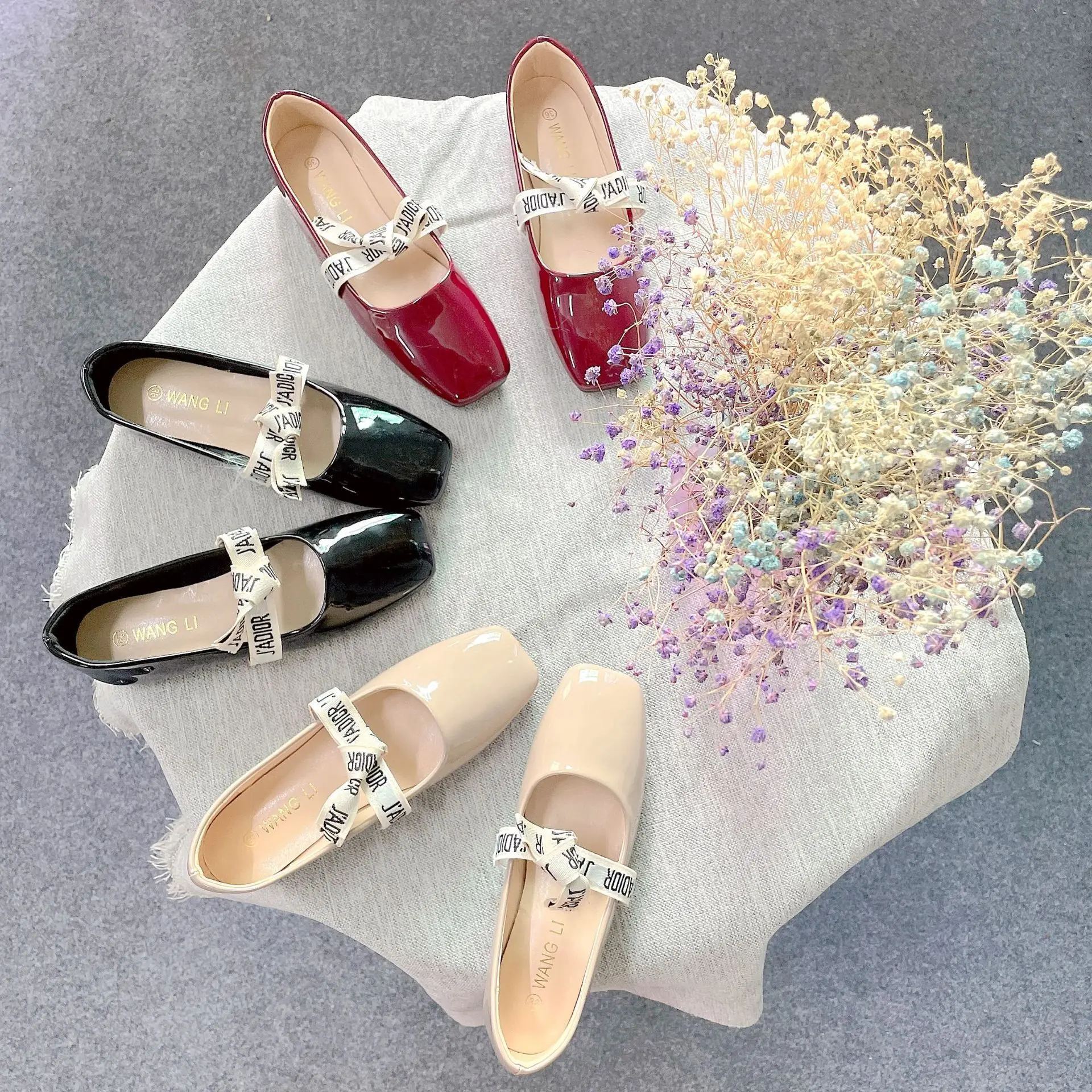 

In Stock lager size Ladies Flat Shoes Bow Patent Leather Ballet Boat Shoes Candy Color Party Dress Shoes for Women, Black/beige,red