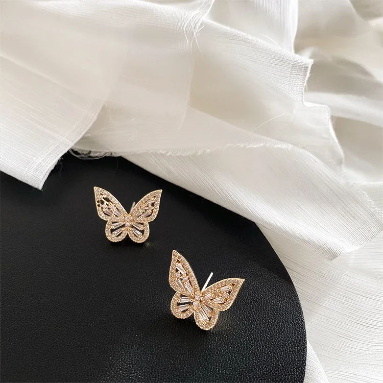 

Super Hot Delicate 18K Gold Plated Hollow Butterfly Stud Earrings Popular Trend Crystal Rhinestone Butterfly Earrings For Women