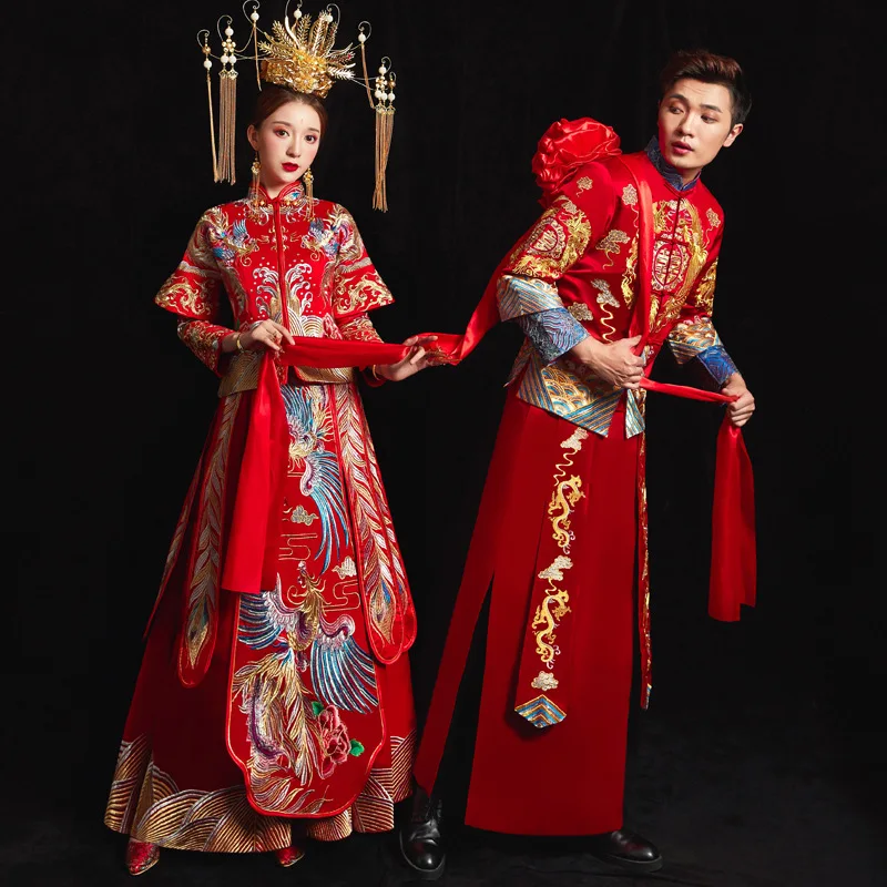 

2020 China Tang Chinese traditional dragon phoenix embroidered bridal wedding dress and groom, Red