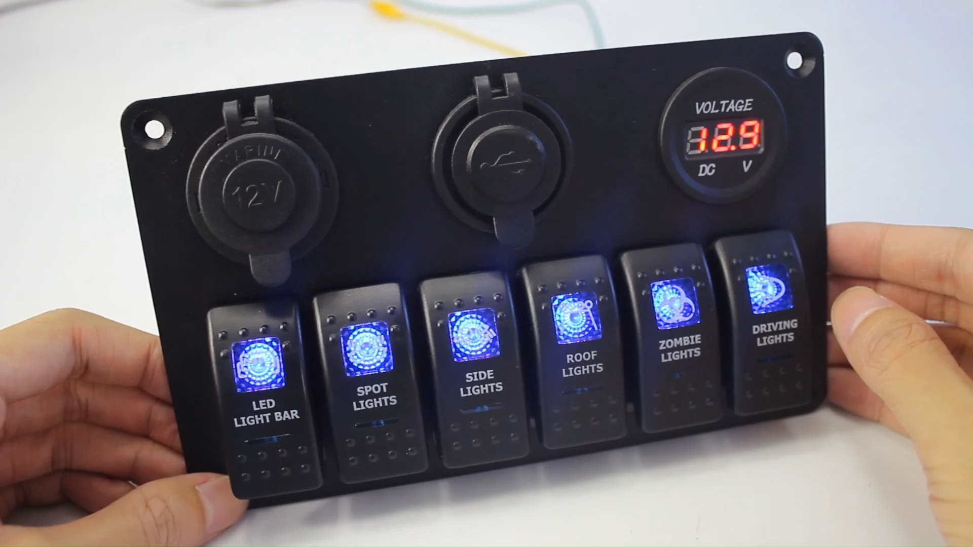 12v Dc Waterproof Power Outlet Socket For Car/boat,Trailer Plugs And