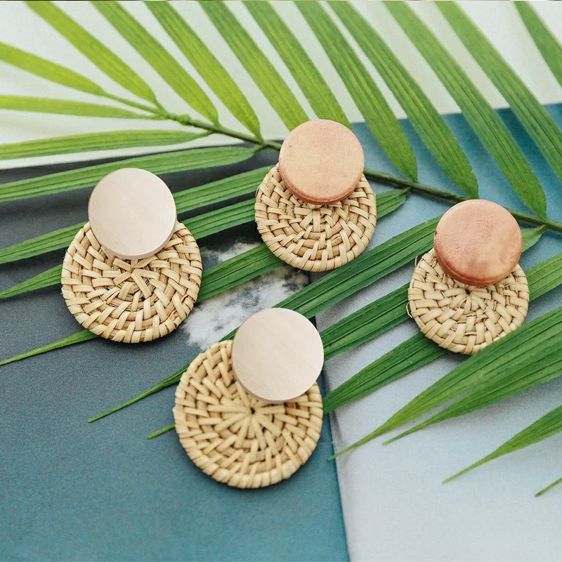 

OUYE Handmade Woven Thai Fragrant Rattan Earrings Bohemian Vacation Lazy Style Wood Natural Rattan Simple Earrings Female, Golden/silver
