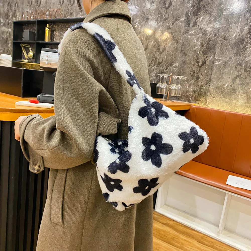 

2021 Furry Purse Cute Cow Pattern Handbags Lady Design Fuzzy Shoulder Bags Fur Hand Bags Ladies Hand Bags Women Lady Handbags, Customized colors