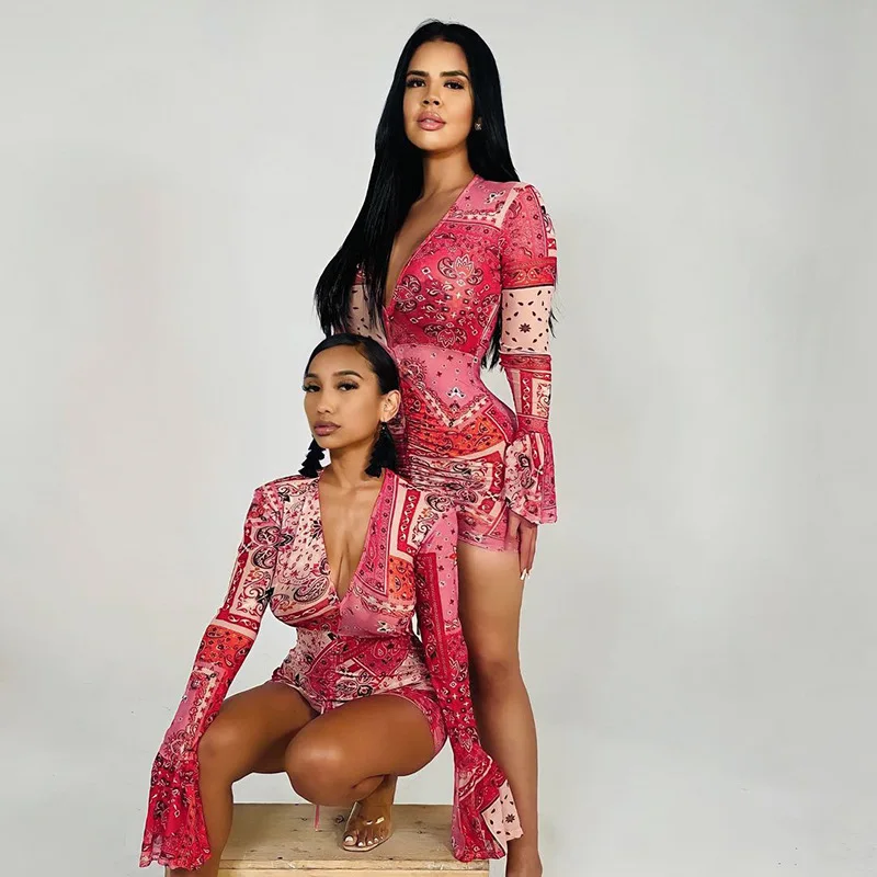 

D New style deep V-neck print flared long-sleeved pleated short dress