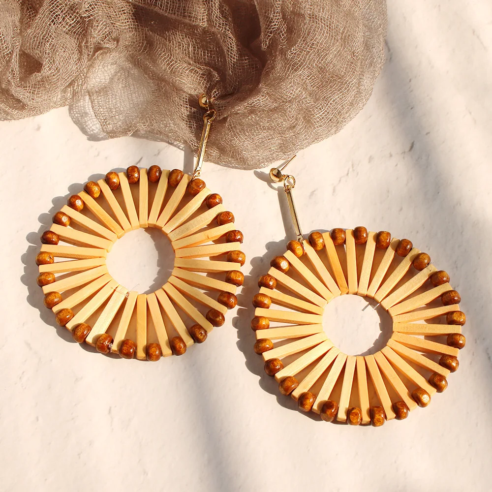 

Luxury Retro Large Round Wooden Dangle Earrings Hollow Round Circle Fan Wood Pendant Earring