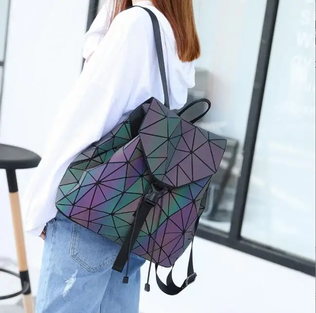 

New Womenbag Luminous Color Changing Triangle Diamond Lattice Leisure Korean Student Backpack Geometry