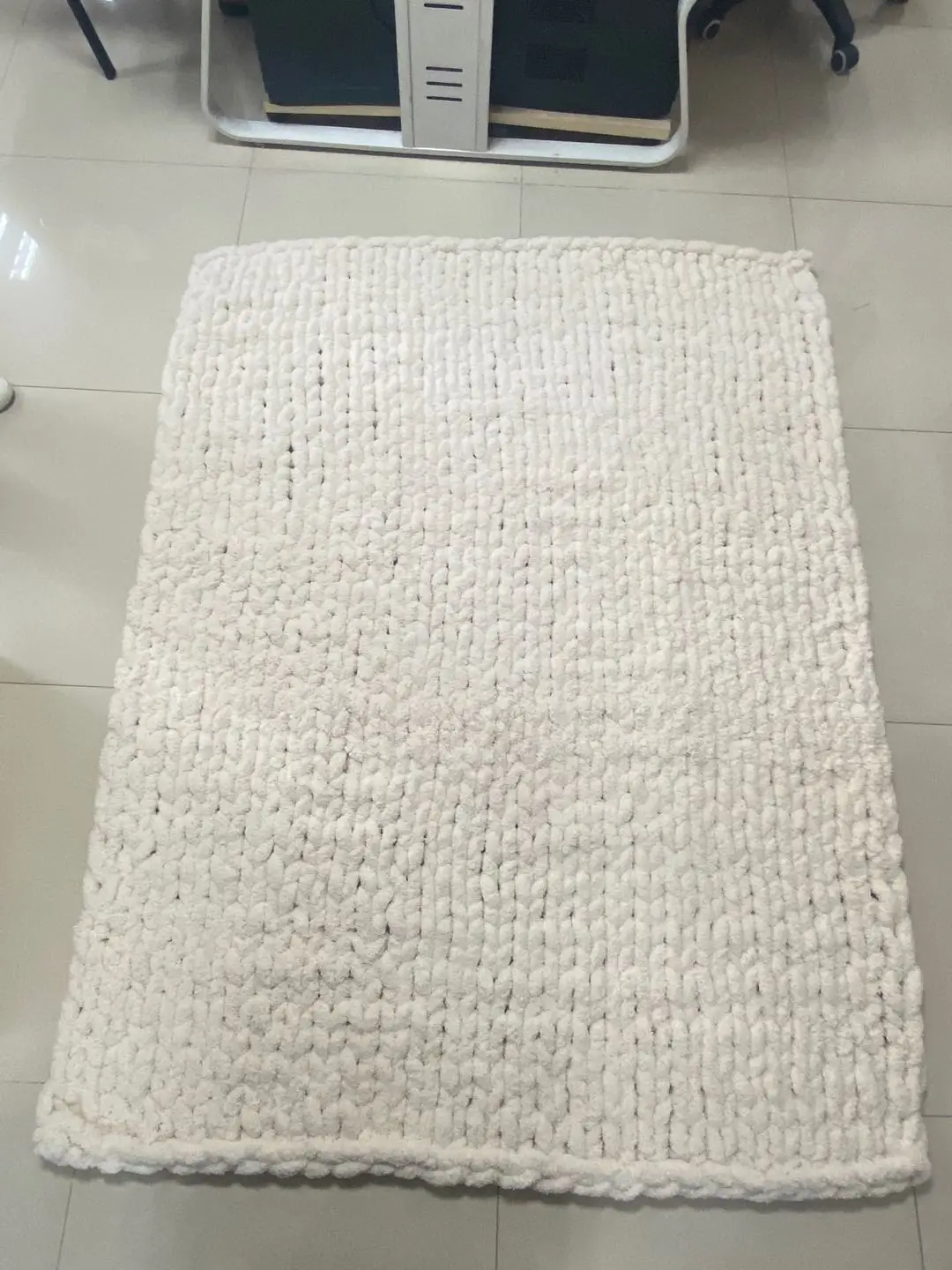 Chunky Chenille Yarn Soft Thick Arm Knitting Crocheted Blanket Yarn