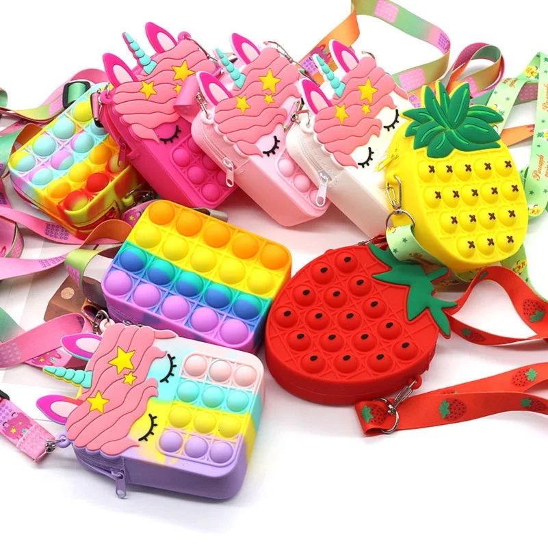 

Wholesale Silicone Mini Soft Wallet Bags Itting Pineapple Strawberry Push Popping Coin Purse Handbags Sensory Fidget Toys