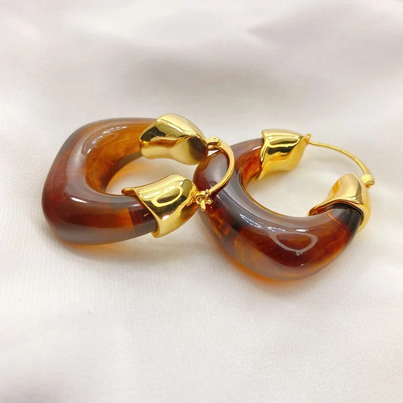 

2021 Modern chunky hoops stylish metallic acrylic U-shaped earrings