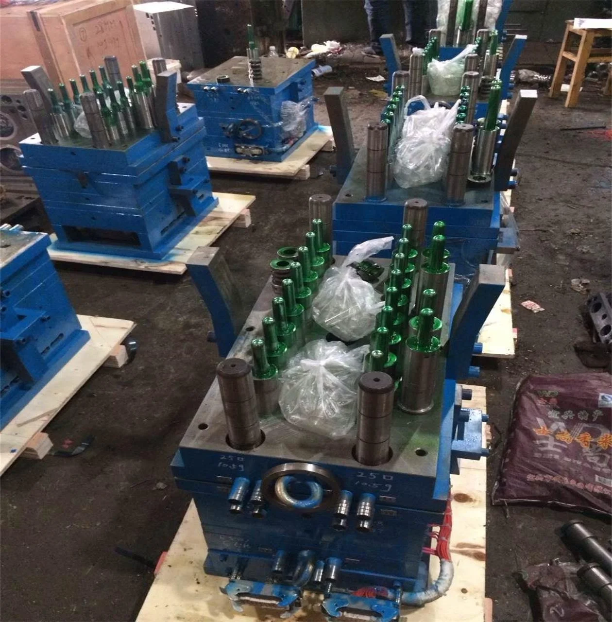 Preform moulds 11