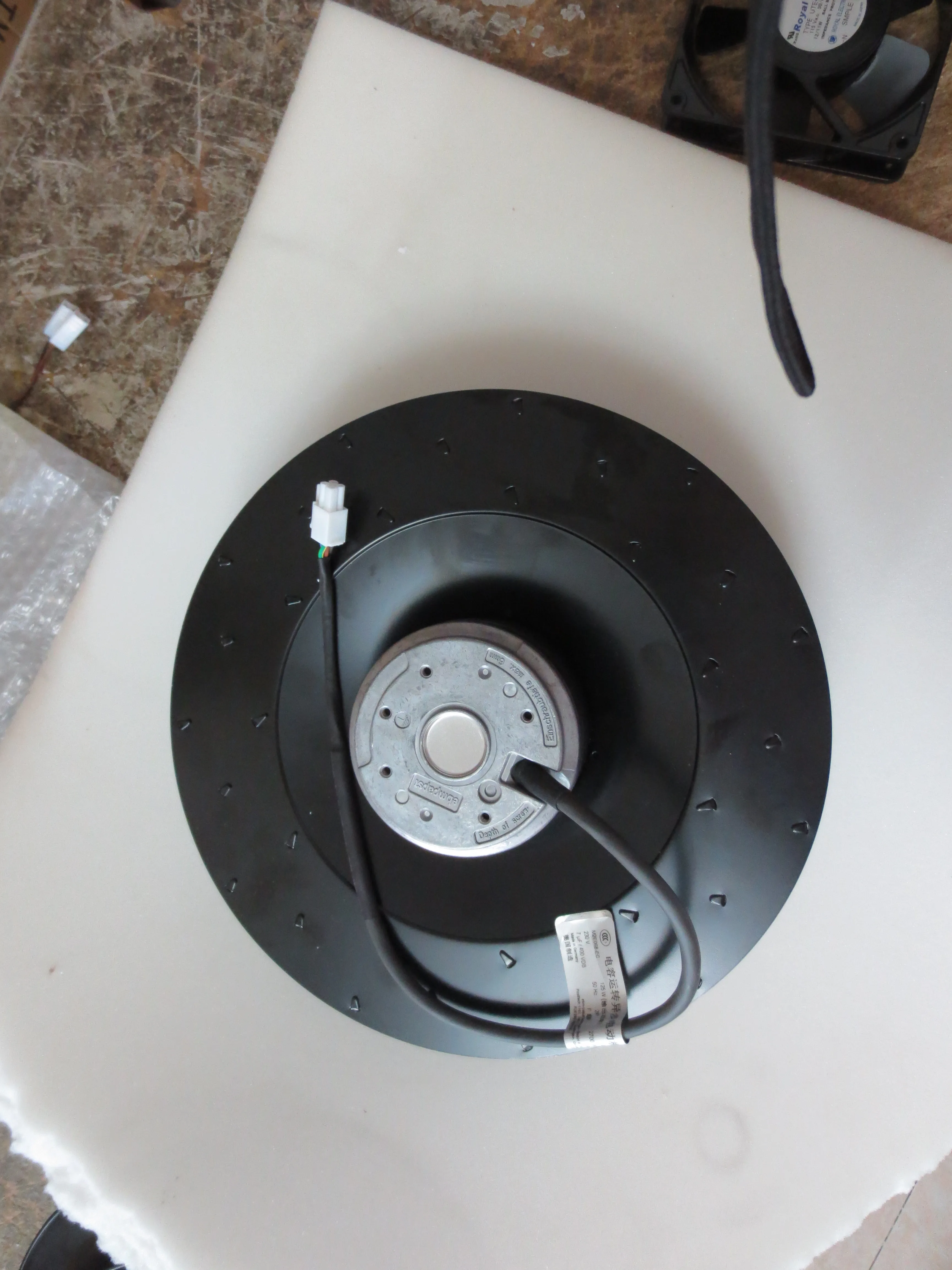 
R2E280-AE52-05 280mm 225W 1.0A ebm papst AB Vacon inverter cooling fan used for electrical power unit 