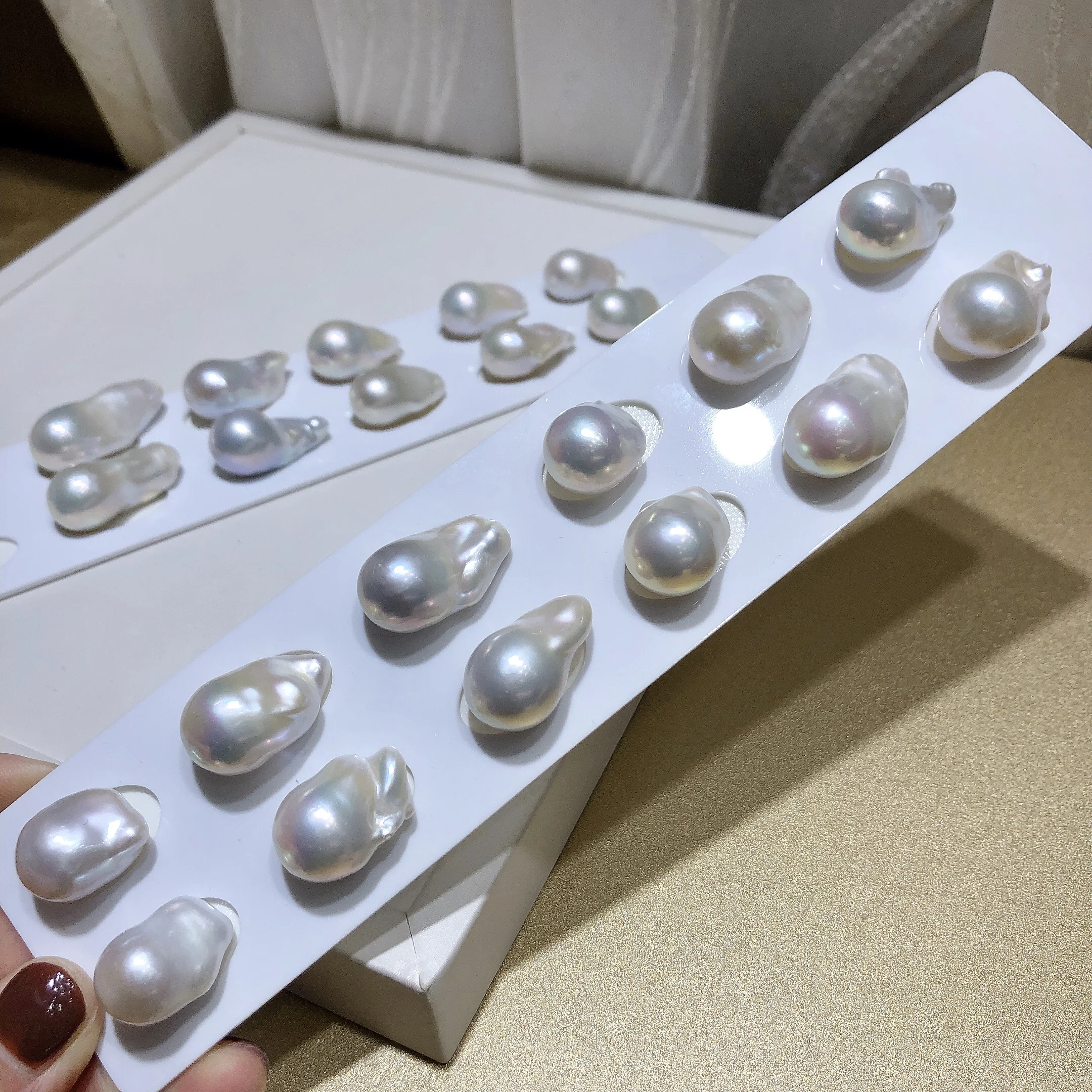 

High Quality Natural Freshwater Big Baroque Loose Pearls