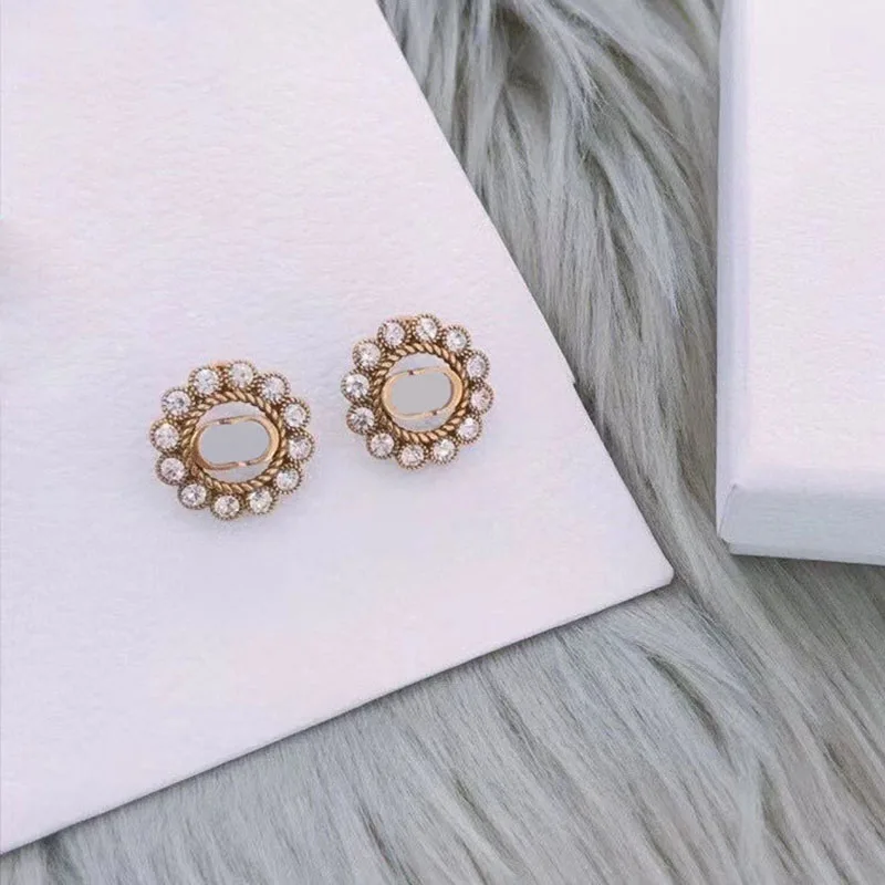 

Simple Fashion Wedding Bride Stud Luxury Pearl Rhinestone Letter Earrings