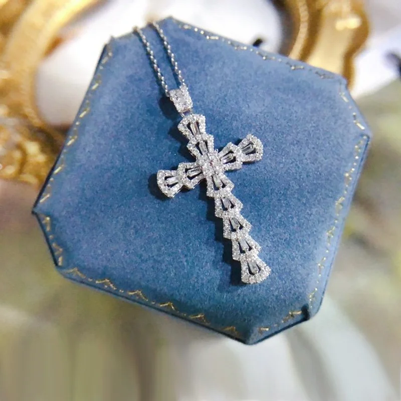 

Luxury Hollow Cross Pendant Necklace Full Inlay Shiny Zircon European American Fashion Jewelry For Women