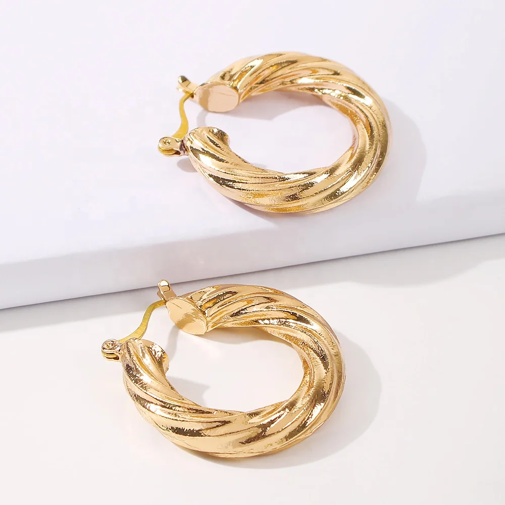 

High-quality French Earrings Women Thread 18K Gold Plated Circle Hoop Copper Fashion Earrings Hollow Stud Hoop Earrings