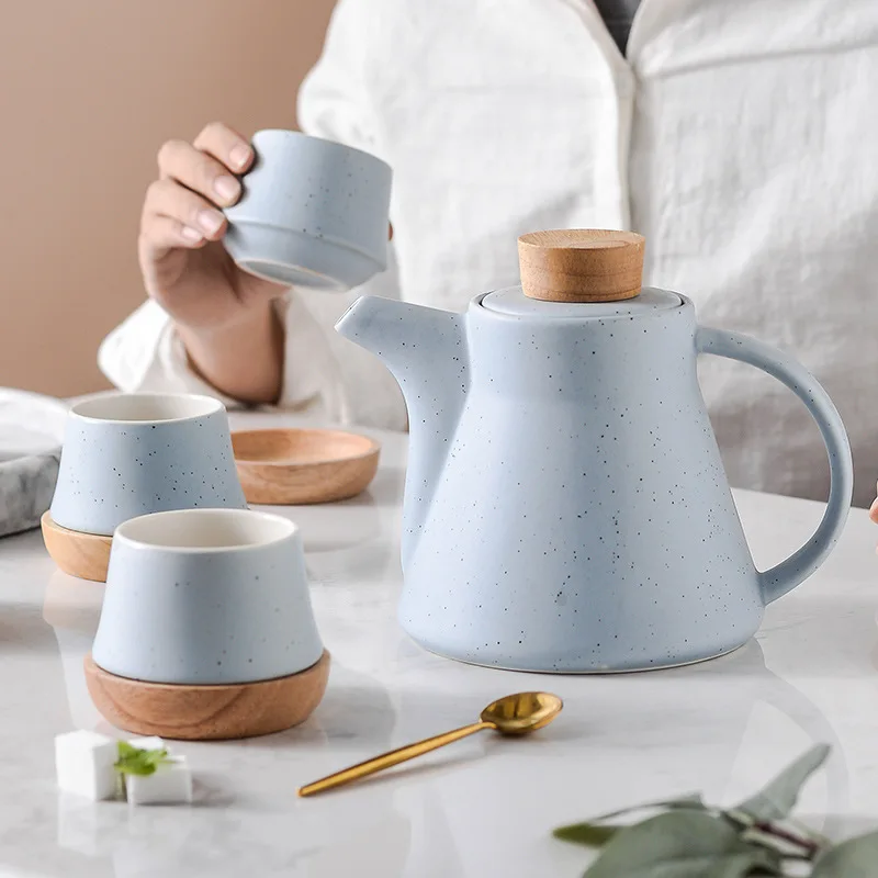 

Nordic Style Customized Porcelain Wooden Cup Holder Ceramic Teapot Set of 5 Pot with Tea Cups Set AWS8008