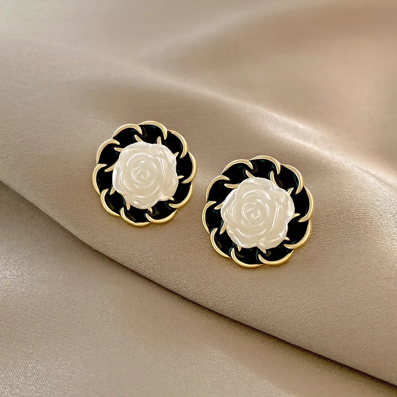 

925 Silver Needle 18k Gold Plated White Oil Dripping Flower Earrings Enamel  Round Flower Stud Earrings