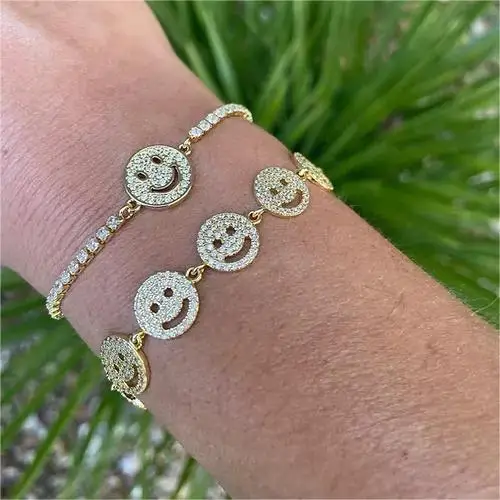 

Iced Out Happy Friendship Bracelet Cubic Zirconia Emojis Charm Bracelet 18K Gold Diamond Smiley Face Tennis Bracelet For Women