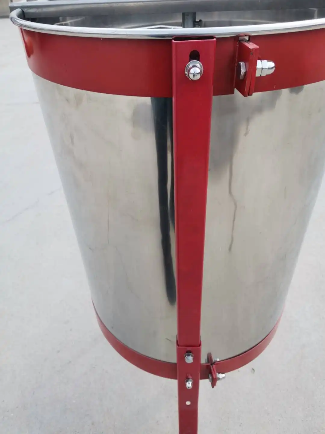 
4 Frames Manual Honey Extractor/Stainless Steel Honey Shaking Machine Honey extraction machinery Food grade stainless steel 