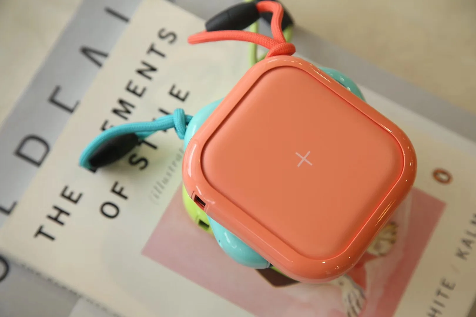 Lanyard Mini Wireless Power Bank 10000mAh - ANKUX.COM