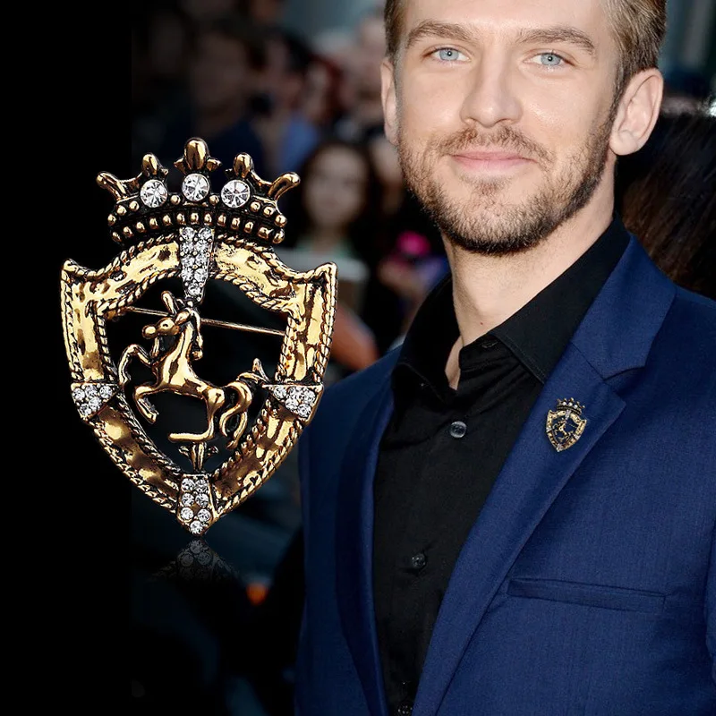 

2021 Men Metal Suit Lapel Brooch Pin Crown Shield Horse Vintage Brooch For Male