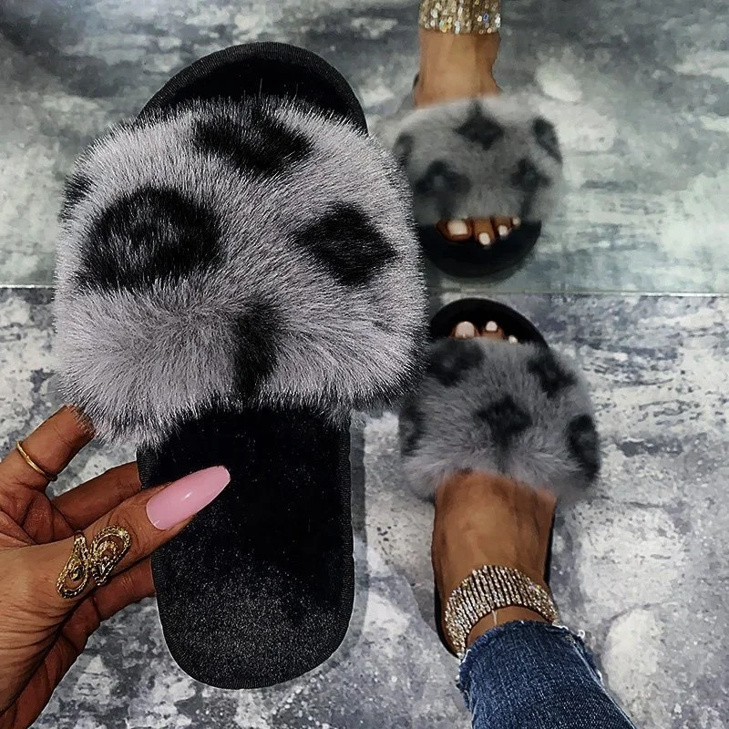 

2021 New Arrivals Women Flip Flops Casual Shoes Plush Slippers Fluffy Slide Sandals Fashion Women Plus Size Faux Fur Slippers