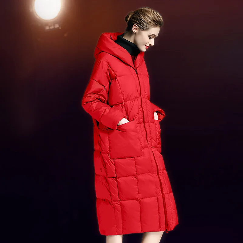 

2019 new high-end down jacket women in Europe and the United States long fashion cap white duck down red thickened down jacket w