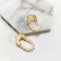 

Pearl Arch Brass Gold Geometric Earrings Small Beaded Pearl Drop Earrings for Women Half Circle Dainty Earrings Fashion Jewelry