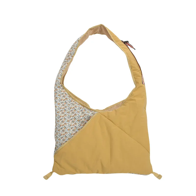 

2021 wholesale new design waterproof pet carrier bag for dog cat Japanese Luxury Pet bag, Yellow and navy blue as photos show