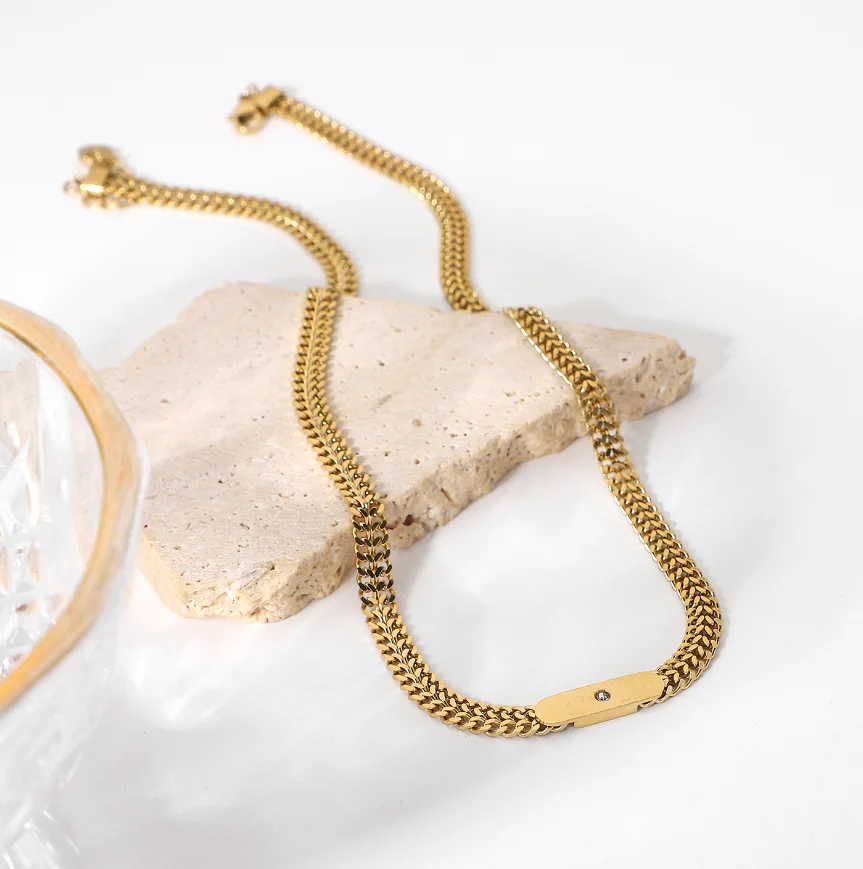 

QIFEI European Fashion 14k Stainless Steel Gold Plated Necklace Rectangle Zircon Thick Chain Necklace