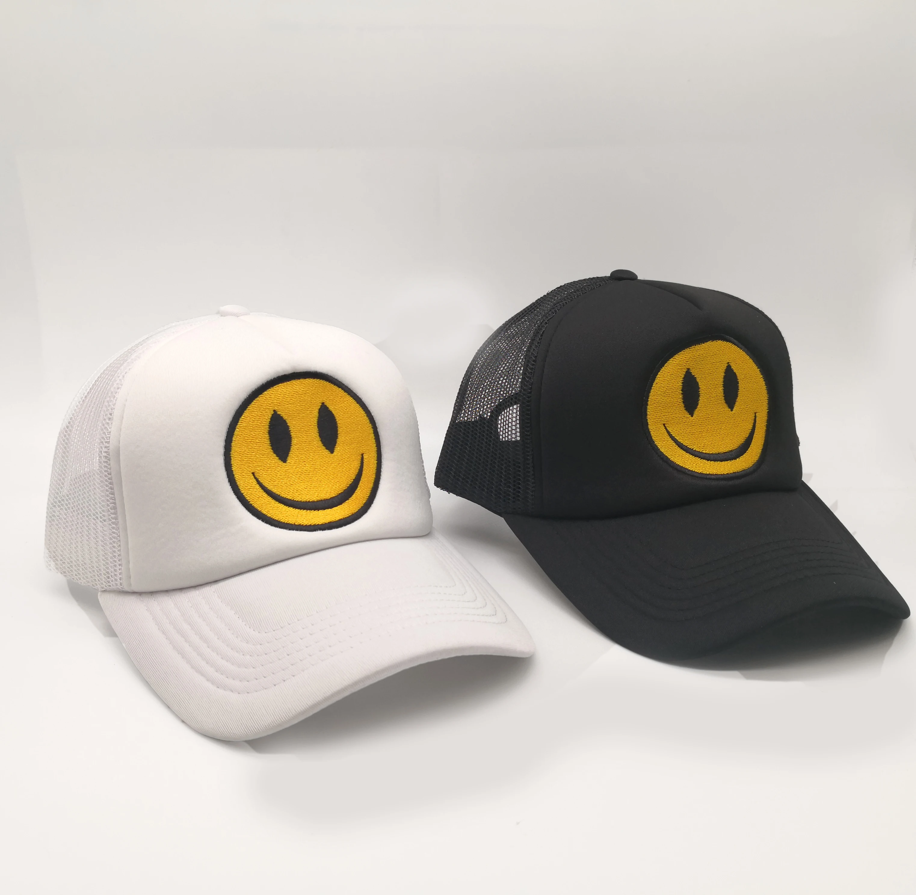 

Free Shipping Wholesale Custom Logo Embroidered Foam Mesh Back Ball Cap Child Baseball Hats Smile Face Trucker Cap