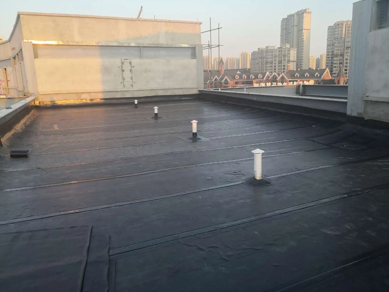 1m To 8m Width Epdm Coiled Rubber Self Adhesive Waterproofing Roof