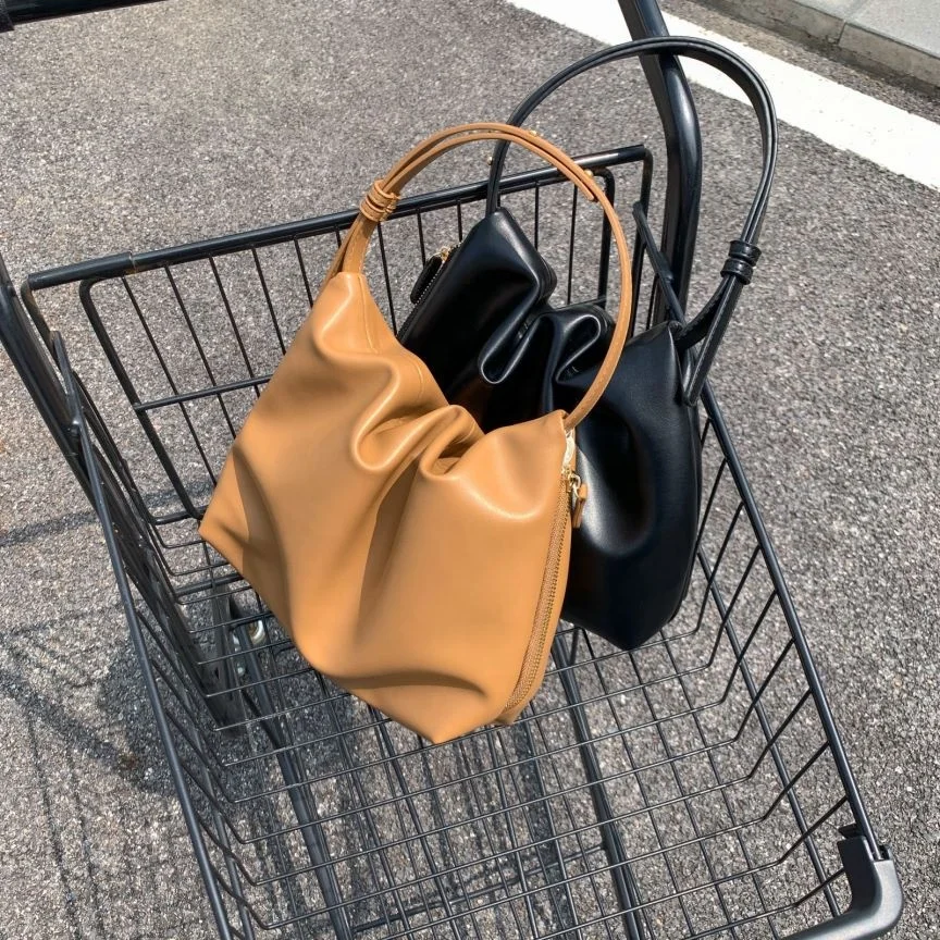 

New Design Classic Color Matching Shoulder Bag Lightweight Soft PU Leather Handbag Pleated Side Zipper Shoulder Bag Women